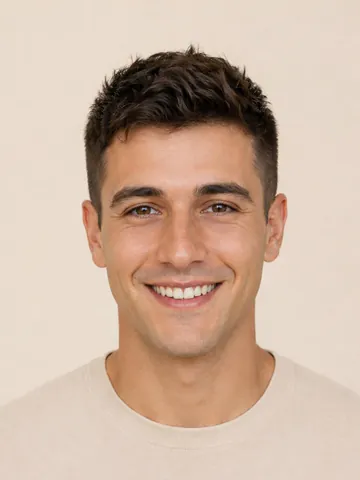 Undercut with short sides and long top, front view