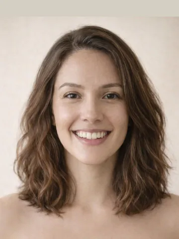 Shoulder-length wavy lob hairstyle, front view